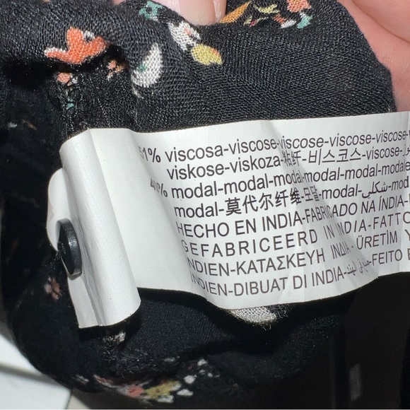 Zara Large Black Floral Ruffle Detail Long Sleeve Top - Picture 9 of 11